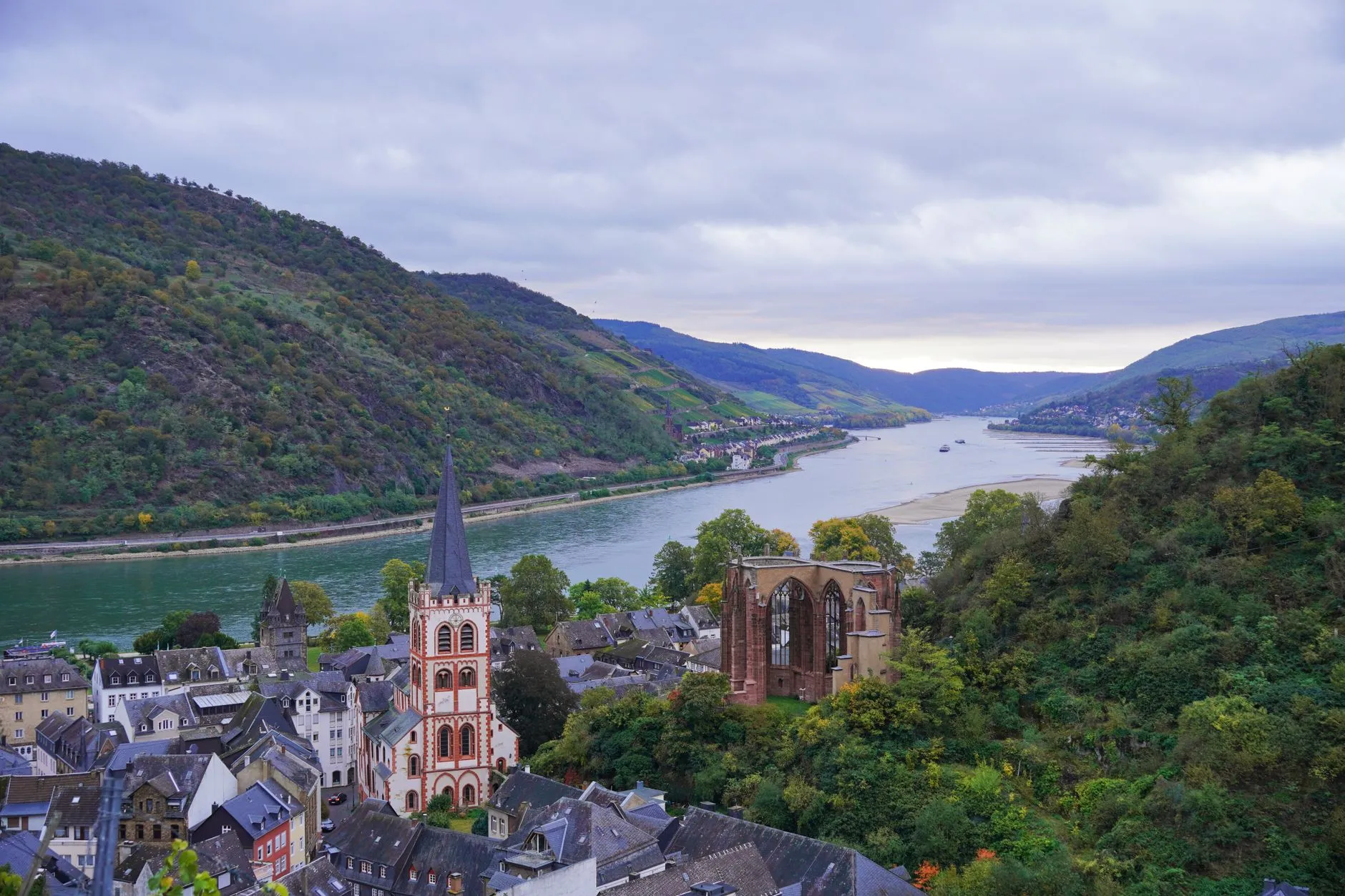 Flughafentransfer zwischen Bacharach und dem Flughafen Frankfurt mit Chauffeur