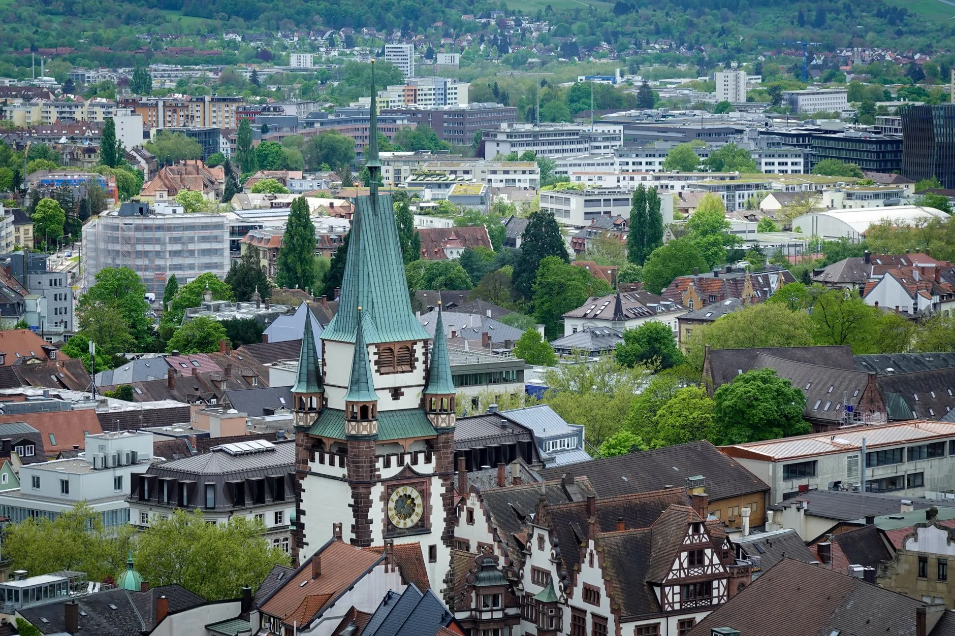Flughafentransfer zwischen Freiburg im Breisgau und dem Flughafen Frankfurt mit Chauffeur