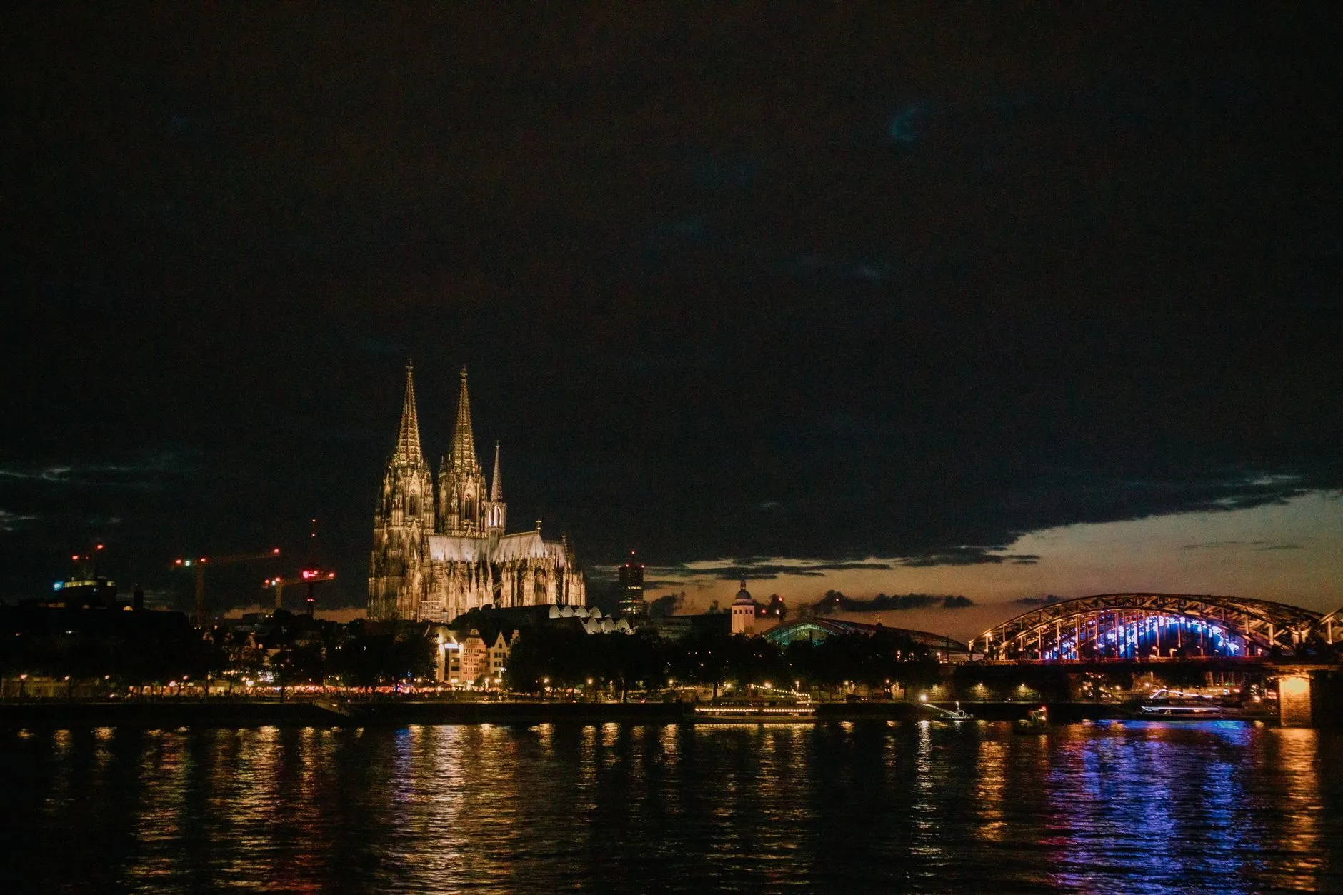 Flughafentransfer zwischen Köln und dem Flughafen Frankfurt mit Chauffeur