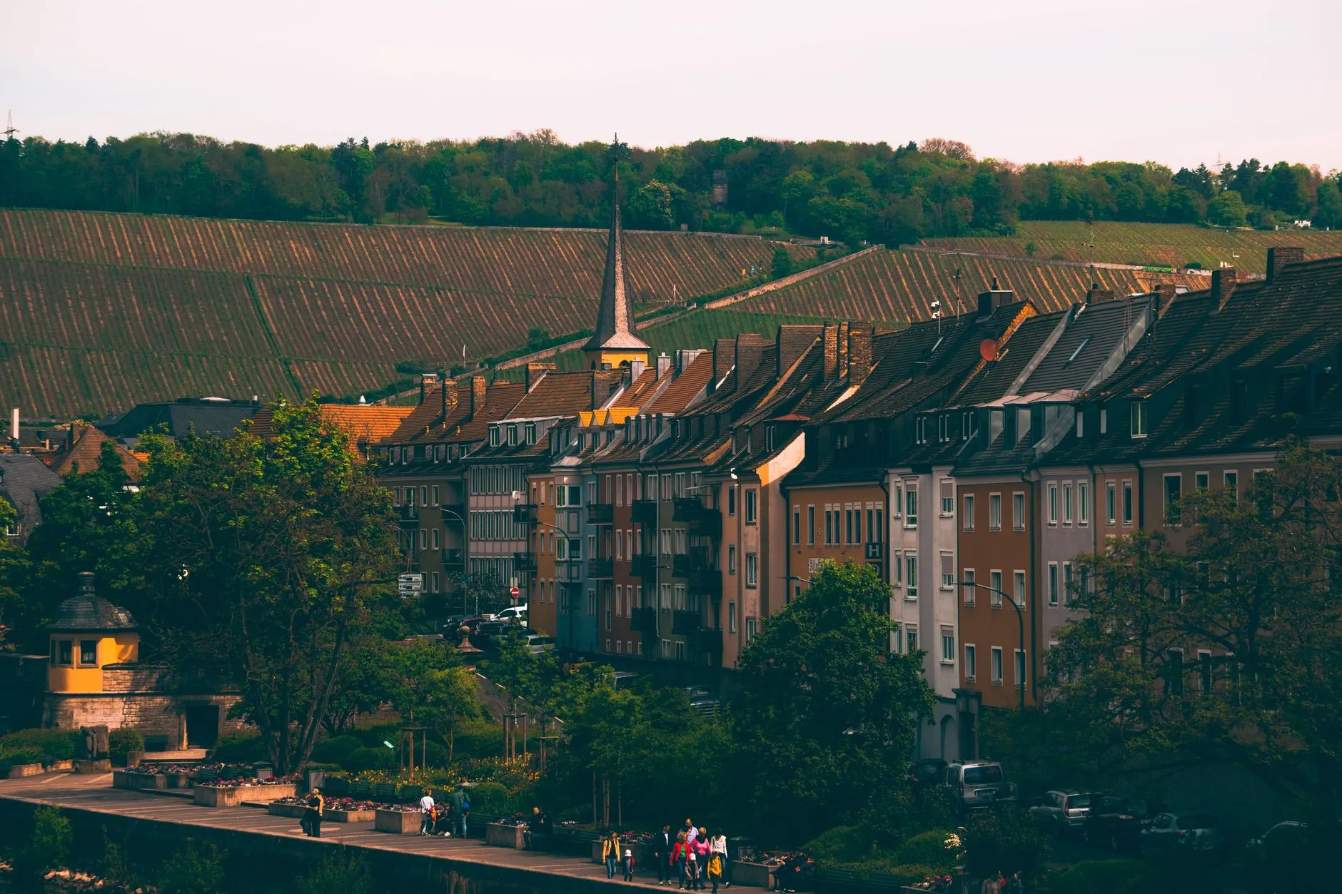 Flughafentransfer zwischen Weinheim und dem Flughafen Frankfurt mit Chauffeur